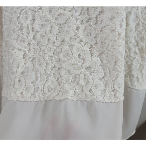 Maurices Cream Beige Lace Overlay Top 2 20 22 Lightweight Flowy Soft Stretchy - Picture 5 of 7